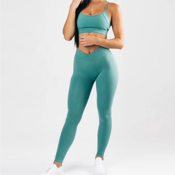 Alphalete Pants - ALPHALETE Surface Path Legging Cross wrap high waist small